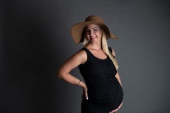 Fixed Price Packages: One hour Maternity Session