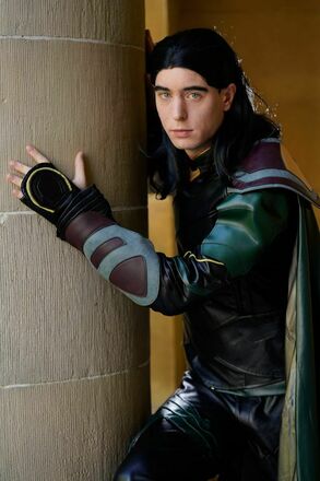 Loki Ragnarok costume, everything included
