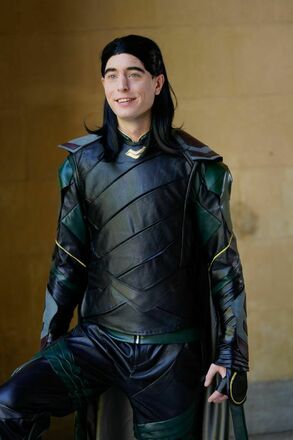 Loki Ragnarok costume, everything included