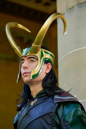 Loki Ragnarok costume, everything included