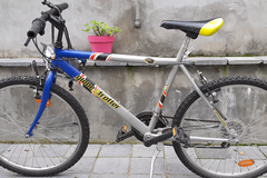 Faire offre: Vélo - taille 10 ans - pour nouvelle vie 