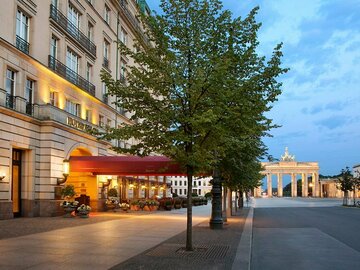 Suites For Rent: Presidential Suite Brandenburg Gate  │  Adlon Kempinski  │ Berlin