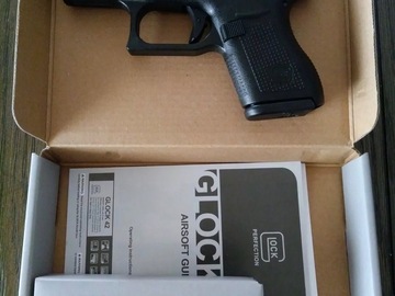 Selling: Glock 42 GBB Airsoft Pistol