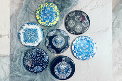  : Blue & White porcelain illustrated pattern pinback button set