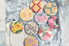  : Watercolour illustrated flowers pattern pinback button set