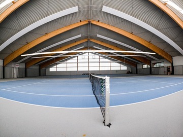 Vermietung Court/Equipment mit eigener Preis Einheit (Keine Kalenderfunktion): Indoor Tennisplatz stundenweise buchen