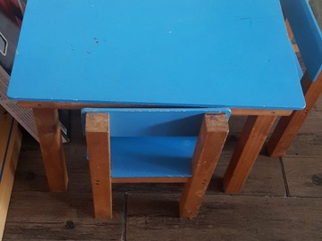 Giving away: Kids table 2 chairs included still avavailable