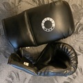 Selling: Boxing gloves