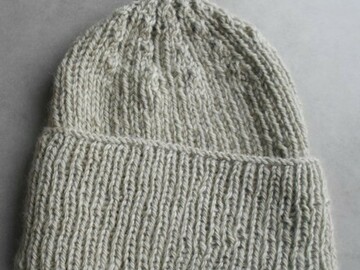 Sale retail: Bonnet en laine tricoté main