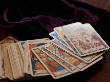 Selling: Three Months Tarot Reading And Success Spell