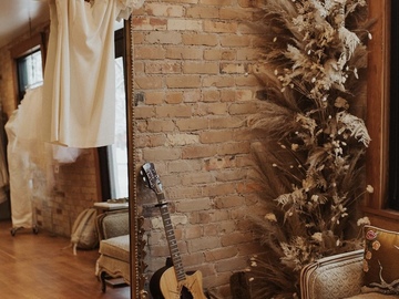 Hourly Rental:  Vintage Studio - Dreamy Bridal + Exposed Brick Photo Studio