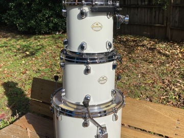 Selling with online payment: Vintage Tama StarClassic Maple 5 pc drum set White Lacquer