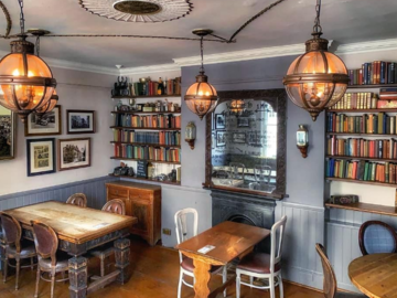 Free | Book a table: Freelancers, students and coworkers, We welcome you here!