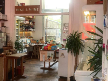 Book a table: Amazing cafe in Camberwell with good space to work from