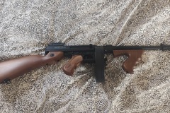Selling: Metal upper Thompson AEG with battery and drum mag