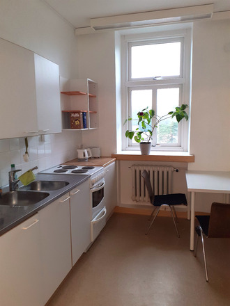 12m2 työhuone entisessä parantolassa 1h matkan päässä Helsingistä