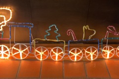 À vendre: Grande décoration de Noël lumineuse en forme de train.