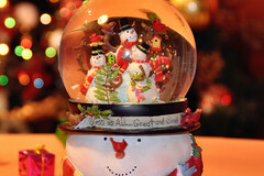 Selling: Crystal Christmas snow ball love reading