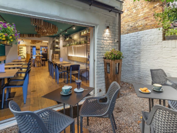 Book a table: Arro Coffee Fulham | Get some quick work checked