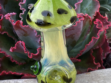  : Collectible 4.5" Fumed Glass Handmade Mushroom Hand Pipe - Green 