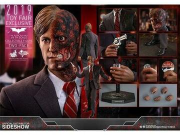 Stores: The Dark Knight Two-Face - Hot Toys Exclusive