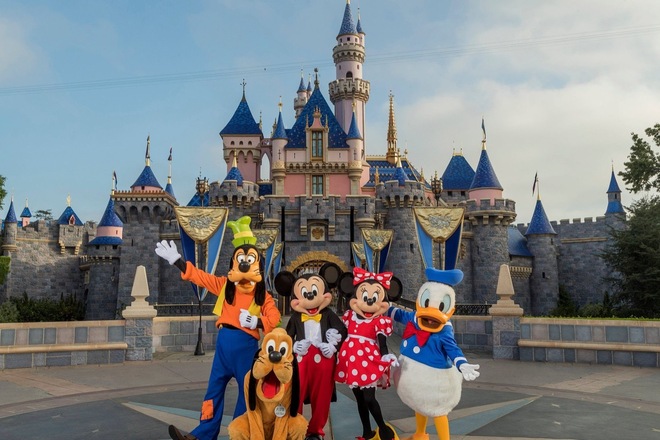 Anaheim CA, Capri Suites Parking Near Disneyland & More