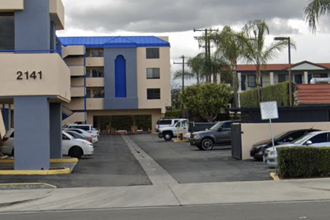 Anaheim CA, Capri Suites Parking Near Disneyland & More