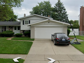 Weekly Rentals (Owner approval required): Trenton MI, Driveway Parking 20 Minutes from DTW Airport