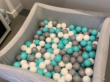 Rent out Monthly: KiddyMoon 90cm sq, 40cm h ballpit w/300 balls
