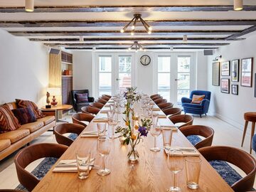 Book a meeting : Private dining meets meetings at the Hoxton room for up to 20