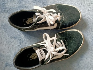 Selling with online payment: Vans shoes, Girls