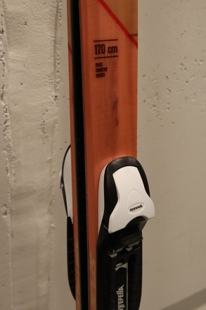 Metsäsukset 170cm +irrotettavat nousukarvat +säädettävät sauvat 