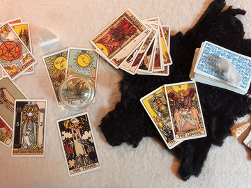 Services Offered: Live Video Tarot Reading 