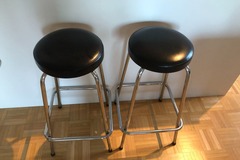 Selling: Bar chairs
