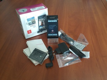 Selling with online payment: Sony Ericsson Satio (U1i, Idou), New, unlocked