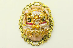  : Chinese dragon hand-made embroidered brooch