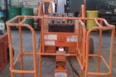 En alquiler: Brazo articulado JLG40