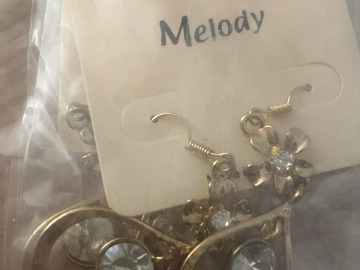Comprar ahora: 15 Various Rhinestone Gold and Silver Tone Dangle Earrings