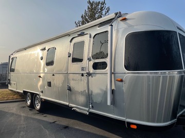 For Sale: 2017 Airstream Classic 30 Twin