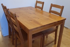 Myydään: Wooden kitchen table and 4 chairs