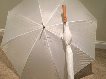 Rent out Weekly: Bridal umbrellas (2)