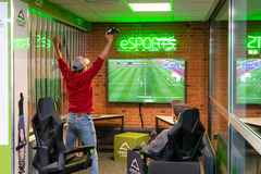 Preis pro Tag: E-Sports Lounge am Adventure Campus
