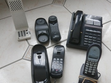 À vendre: Lot de téléphones a vérifier (ne fonctionne plus) à réparer au au