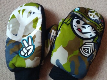 Selling with online payment: Neff Character mittens