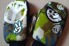 Selling with online payment: Neff Character mittens
