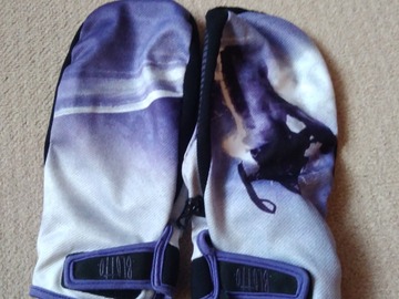 Selling with online payment: Burton mittens