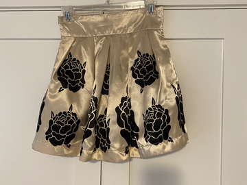Selling A Singular Item: High waist floral skirt