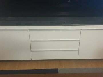 Selling: TV stand