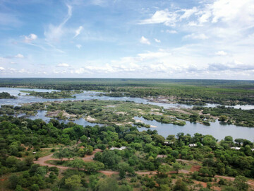 Villas For Rent: Matetsi River House Private Villa │ Zimbabwe
