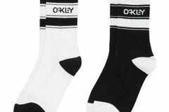 sell: 4 pairs oakley socks,cycling socks